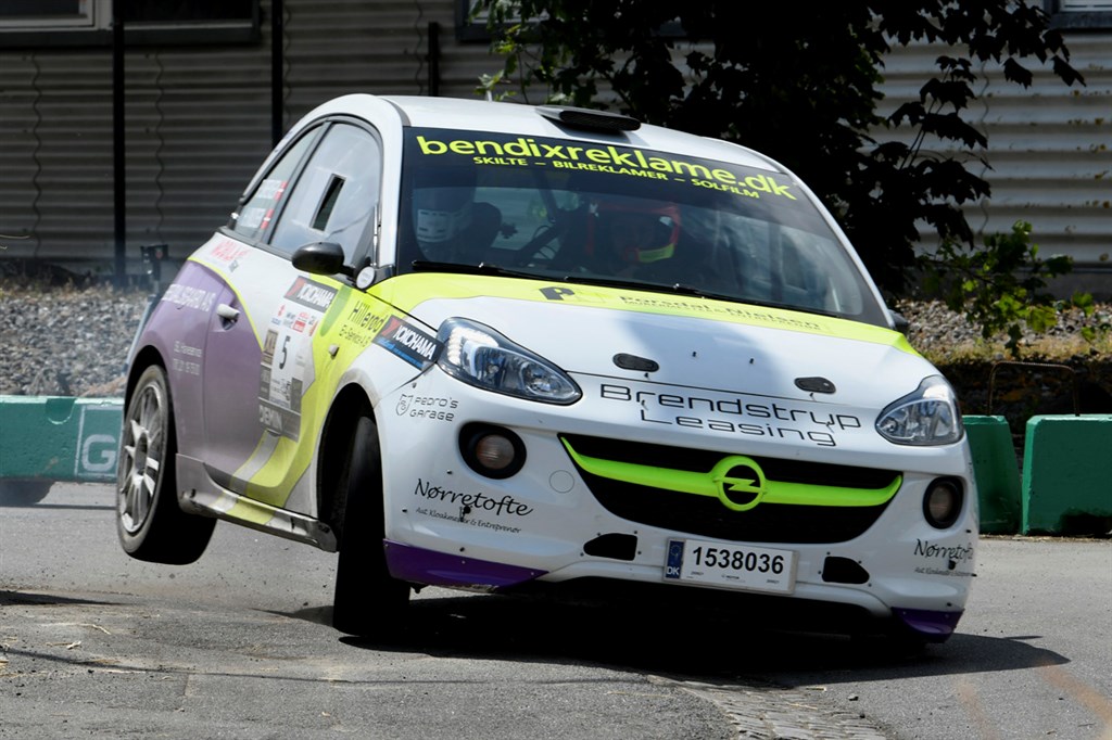 Rasmus Sørensen havde fart på bilen og kørte hist og pist på to eller tre hjul - og vandt.
(Foto: specialpress@gmail.com)